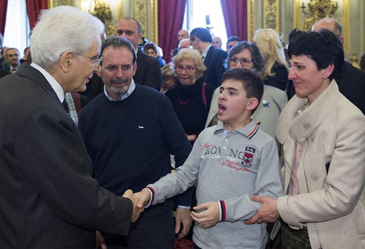 Il Presidente della Repubblica Sergio Mattarella incontra un bimbo autistico