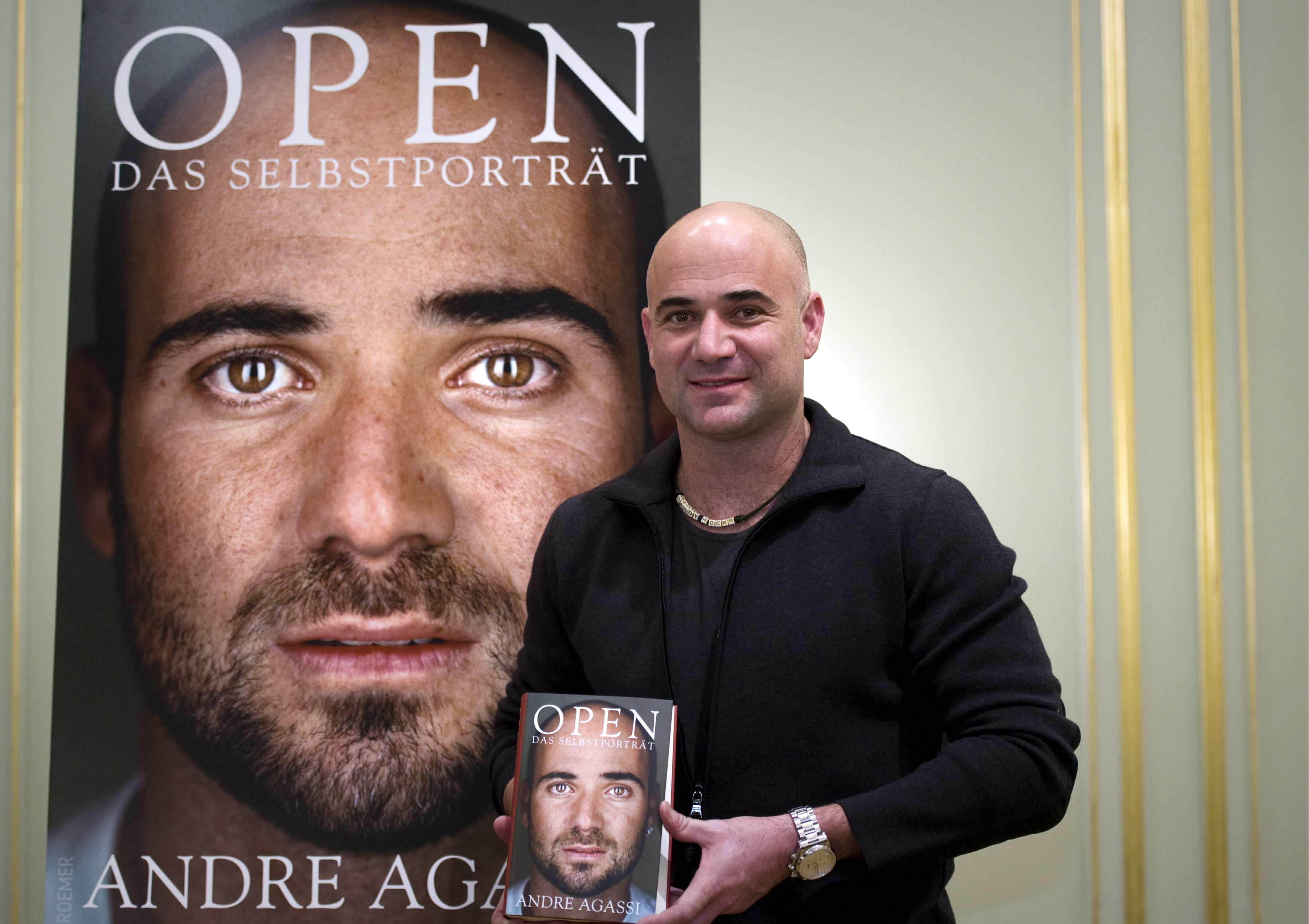 Nelle vesti di scrittore, Agassi presenta il suo bestseller 'Open'