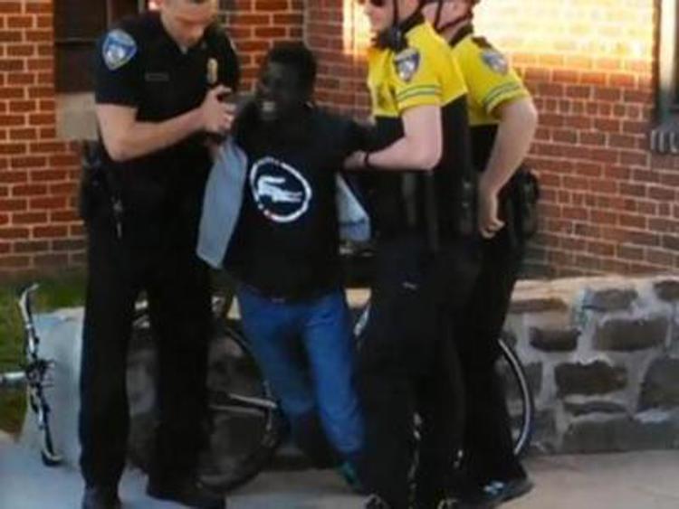 Fermo immagine del video dell'arresto di Freddie Gray 