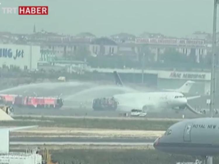 Motore in fiamme, atterraggio d'emergenza a Istanbul per volo partito da Milano