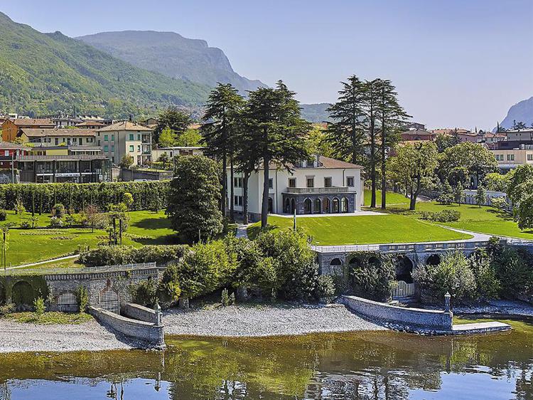 Villa Lario sul lago di Como