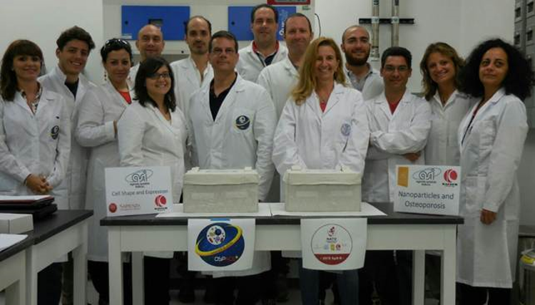 I team di scienziati dei due esperimenti (foto ASI) 
