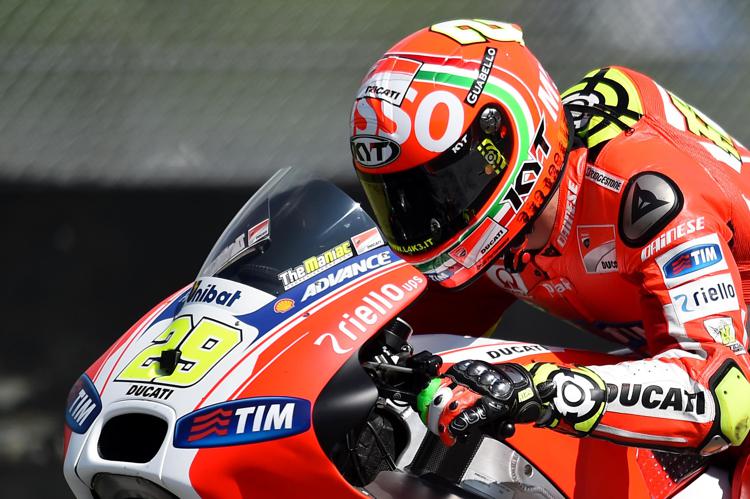 Andrea Iannone in pista con la Ducati al Mugello (Foto AFP) - (AFP)