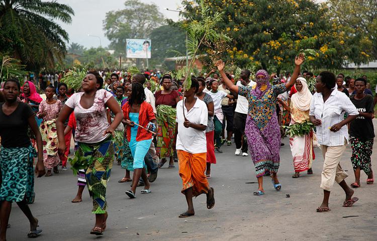 Manifestanti a Bujumbura (Foto Afp)  - AFP
