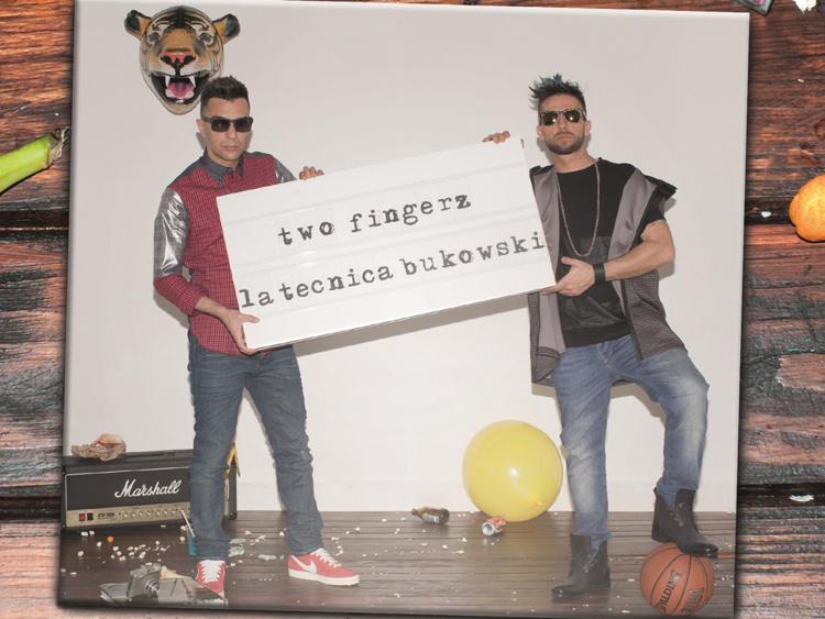 La cover del nuovo album dei Two Fingerz