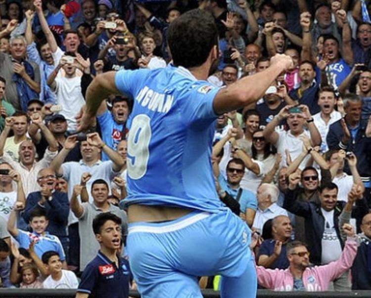 Europa League: Matchpoint e scommettitori vedono il Napoli in finale