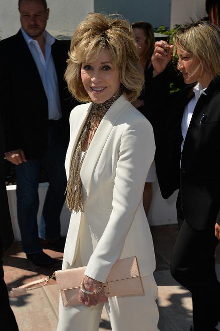Jane Fonda, borsa di pitone color carne con gancio dorato in metallo, Salvatore Ferragamo