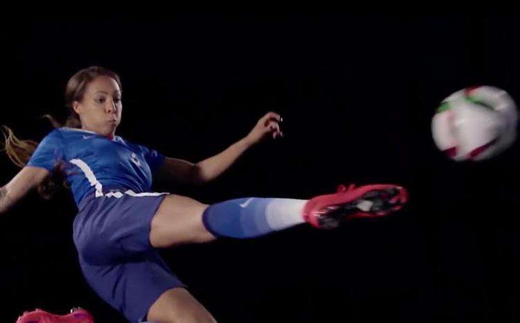 Le donne conquistano Fifa 2016, il videogame per la prima volta è 'rosa'