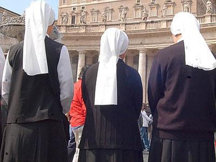 Nuns trapped in lift for three days in Rome