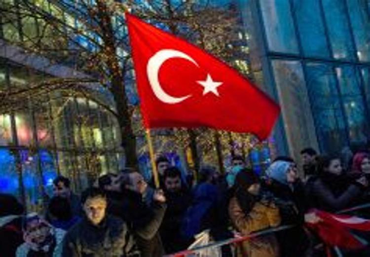 L'esito delle elezioni in Turchia affossa la Borsa di Istanbul (Infophoto).