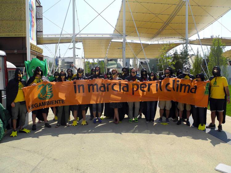 Expo: flash mob di Legambiente contro cambiamenti climatici