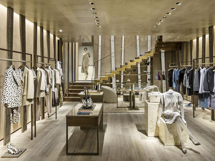 Il pianoterra della nuova boutique Giorgio Armani a St. Tropez.