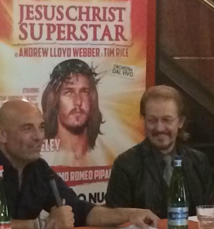 Massimo Romeo Piparo, regista di 'Jesus Christ Superstar', e Ted Neeley, che interpreta Gesù, alla conferenza stampa di presentazione