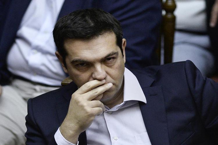 Borsa Milano crolla su referendum Grecia: il premier Alexis Tsipras (foto Afp). 