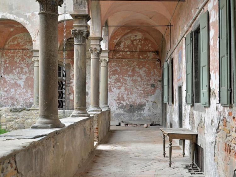 Uno scorcio del chiostro del Monastero del Carmine a Bergamo