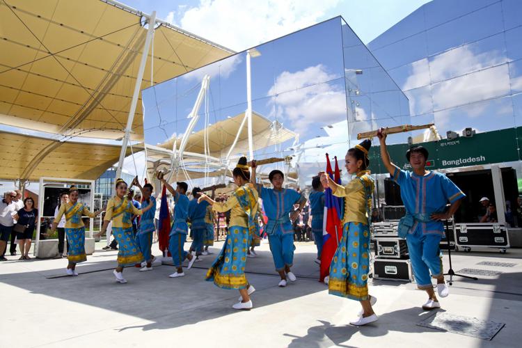 Expo: il National Day del Laos all'esposizione universale