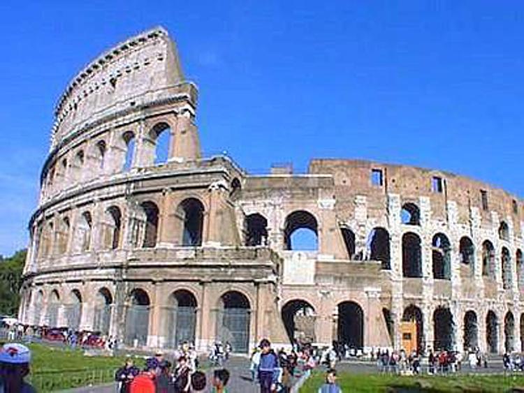 Colosseo, via libera al parco archeologico