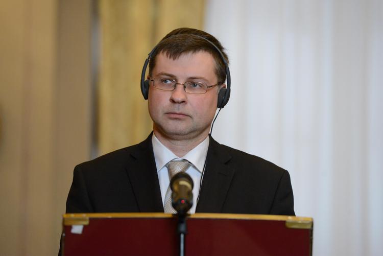 Il vicepresidente della Commissione europea con delega all'Euro, Valdis Dombrovskis (Foto Infophoto)