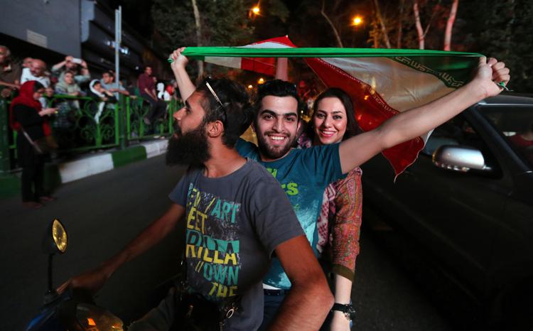 Festa in Iran dopo l'accordo (Afp) - AFP
