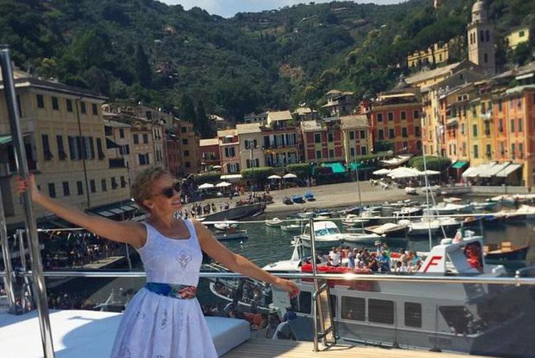 Portofino, la bella vita di Kylie Minogue al party di Dolce & Gabbana