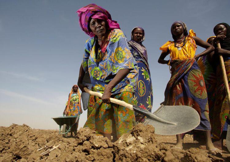 Povertà: Oxfam, la 'cattiva finanza' sottrae risorse allo sviluppo