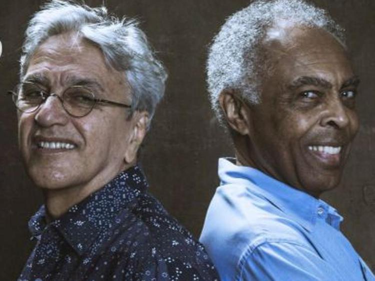 Caetano Veloso e Guilberto Gil sul manifesto del loro tour