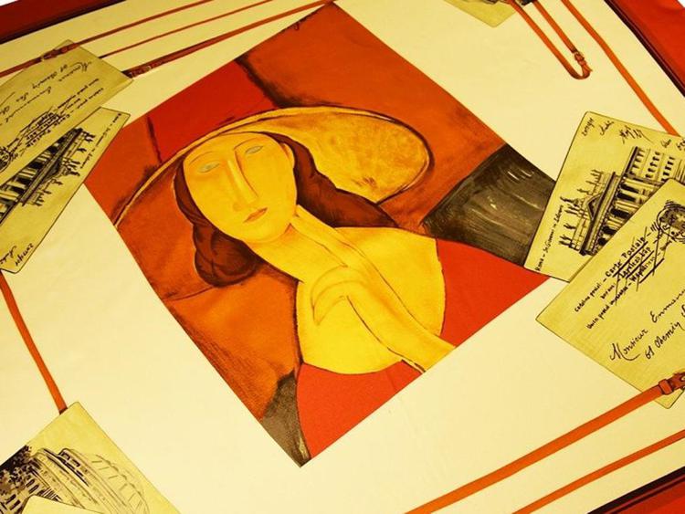 Particolare di uno dei foulard di Marinella ispirati ad Amedeo Modigliani
