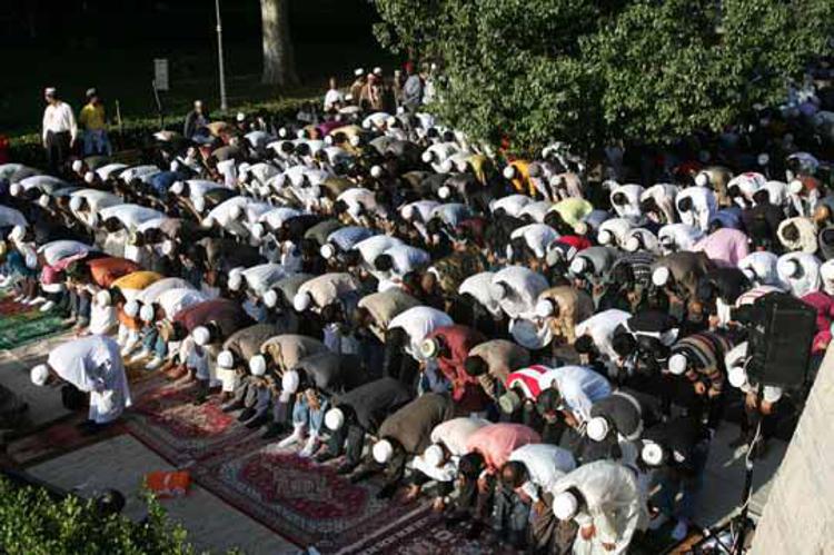 Terrorismo: imam Pallavicini, no conversioni in rete, è Islam irregolare