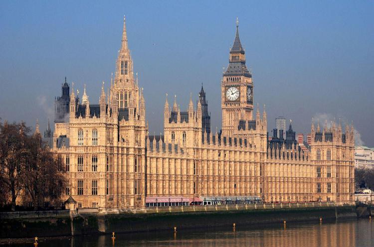Parlamento inglese a luci rosse, 250mila pagine porno visitate in un anno