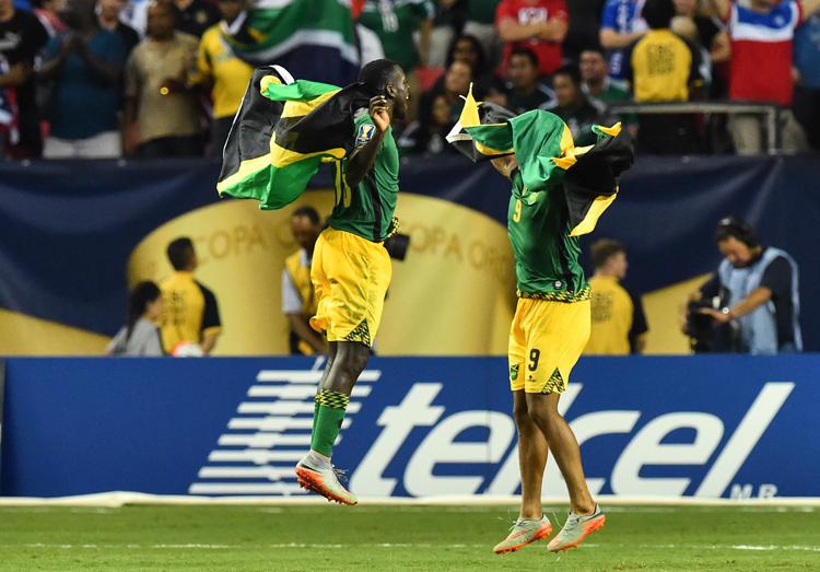 I giocatori giamaicani Je-Vaughn Watson e Giles Barnes (Foto Afp) - AFP