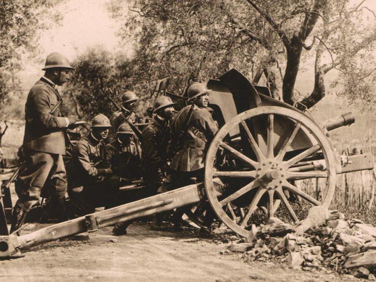 Artiglieri italiani in azione durante la prima Guerra Mondiale (Foto Wikipedia)