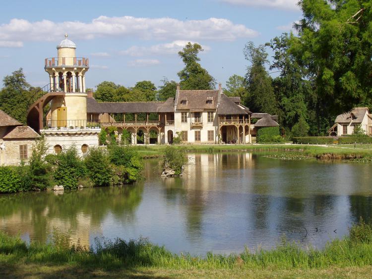 L'hameau de la Reine nel parco di Versailles (Foto  Wikipedia) - WIKIPEDIA