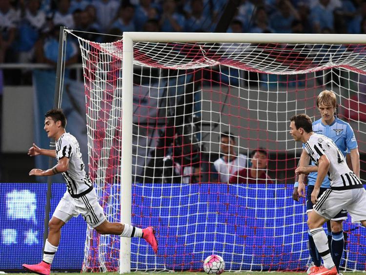 Paulo Dybala esulta per il gol contro la Lazio in Supercoppa (foto Afp) - AFP