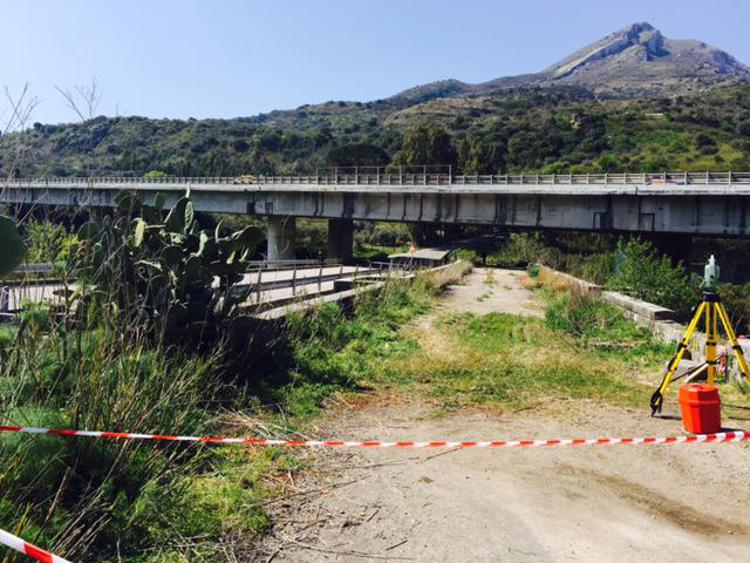 I piloni che hanno ceduto sulla A19 Palermo-Catania