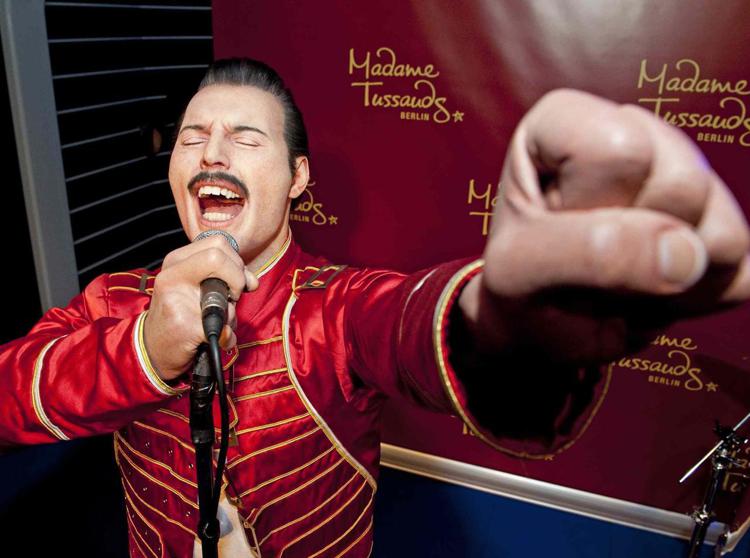La statua in cera di Freddie Mercury esposta nel museo delle cere Madame Tussauds di Berlino (Foto Infophoto) - INFOPHOTO