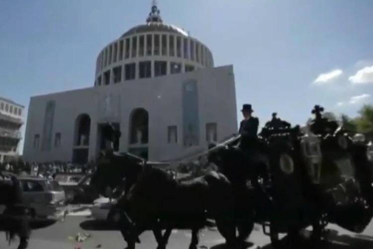 Funerali Casamonica: Osservatore, scandaloso nessuno spazio per zone d'ombra