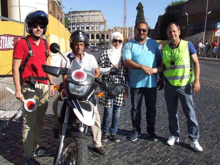 Roma: Polizia locale arresta borseggiatore coppia turisti ai Fori Imperiali
