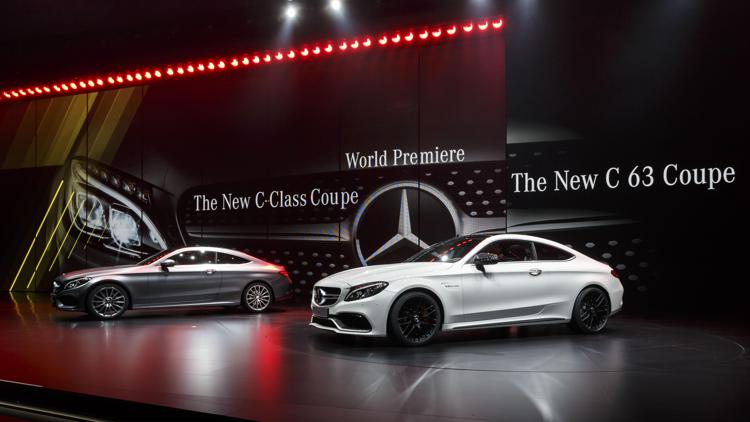 Daimler: in secondo trim. utile sale a 2,45 mld, vendite +7%