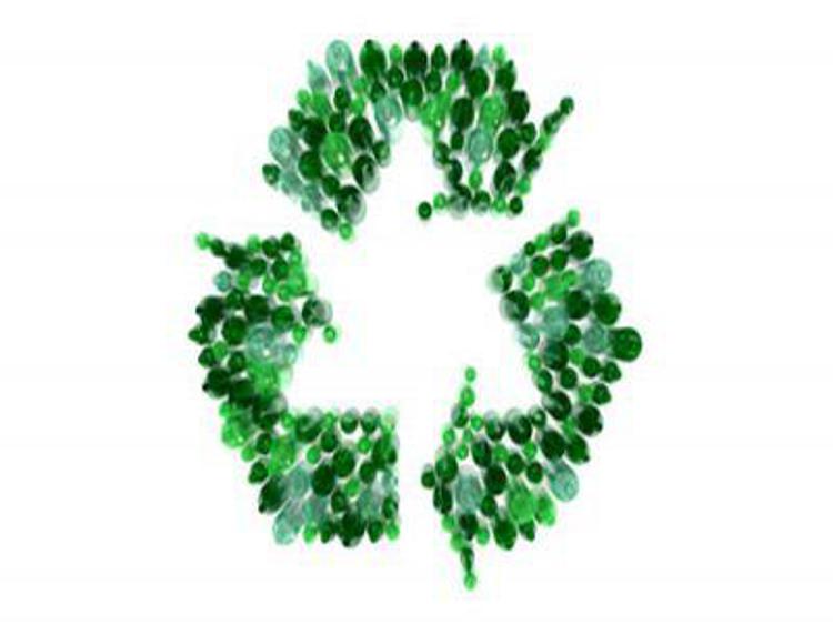 Rifiuti: riciclo imballaggi in vetro al 70,3%, +2% in 5 anni/Focus