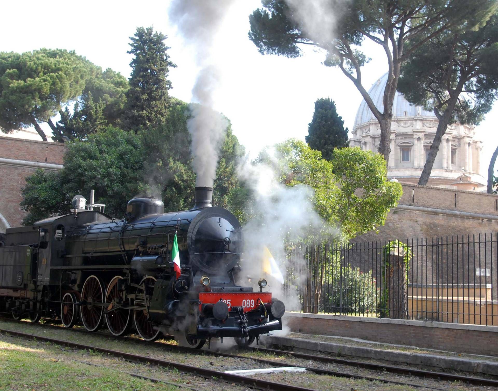Da domani pellegrini in treno da Roma a Castel Gandolfo, è già 'sold out'