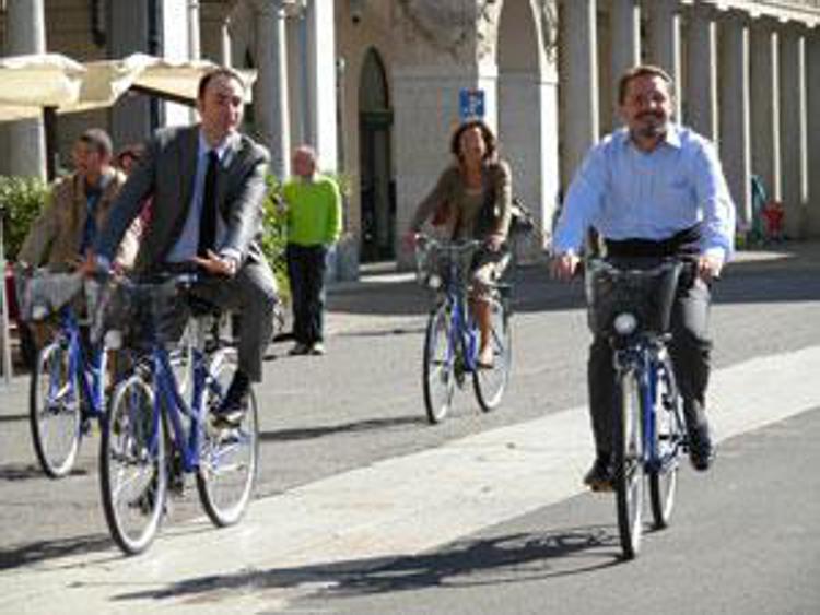 Mobilità: a Suzzara, Piacenza e Reggio Emilia maglia rosa del 'Giretto d'Italia'