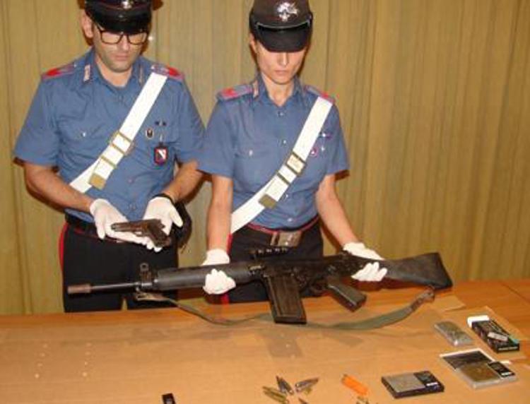 Le armi ritrovate dai carabinieri