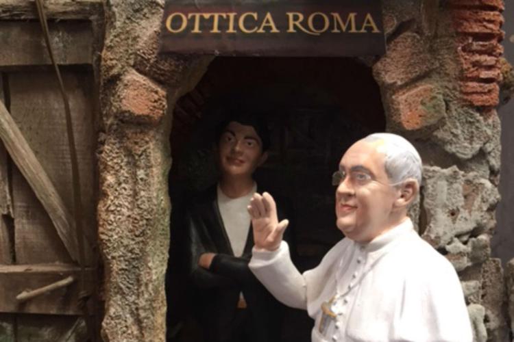 Papa Francesco nel presepe realizzato dalla bottega Ferrigno