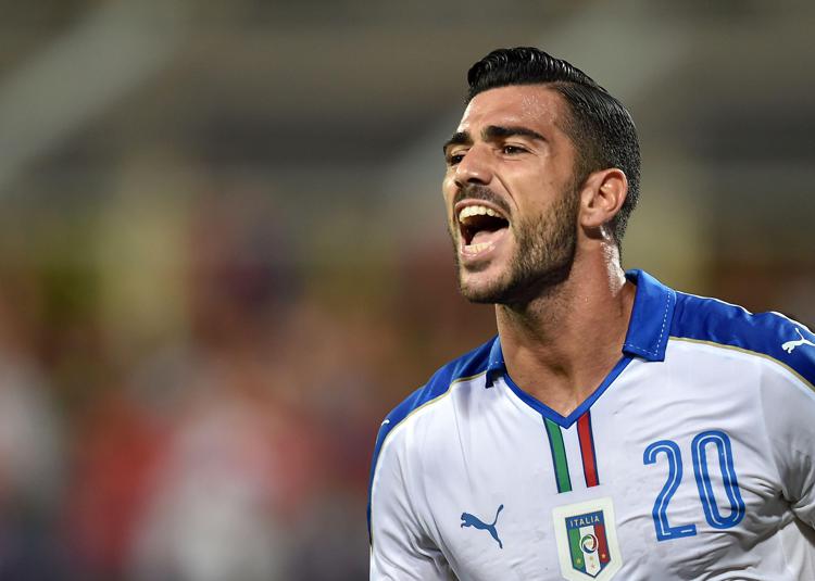L'attaccante dell'Italia Graziano Pelle fetseggia il gol segnato a Malta  (Foto Afp) - AFP