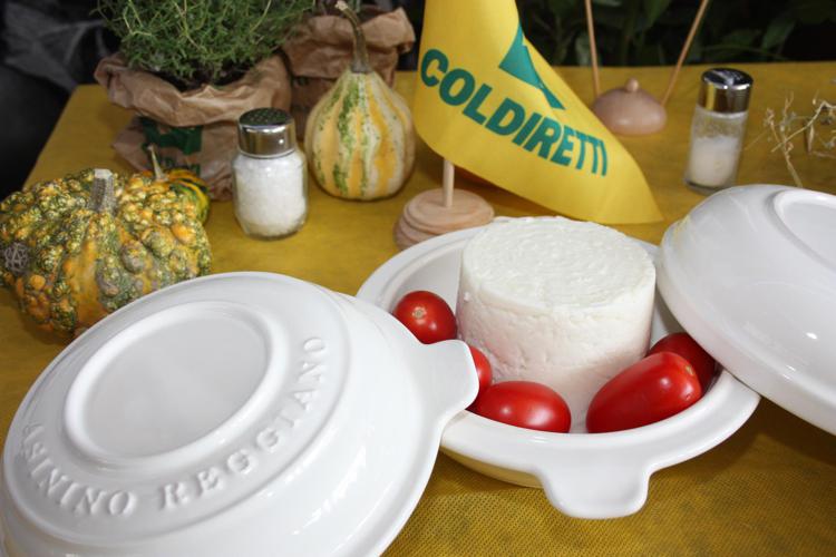 Consumi: Coldiretti, nato primo formaggio di latte asina al mondo