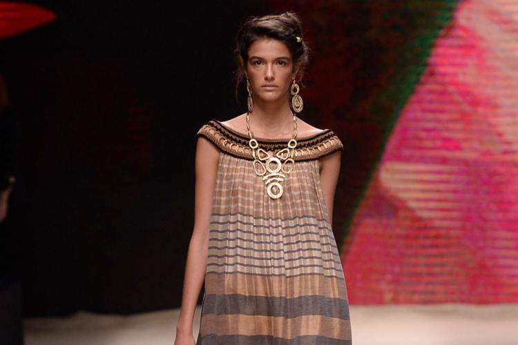 Moda: regina del Sahara la donna di Alberta Ferretti a Milano