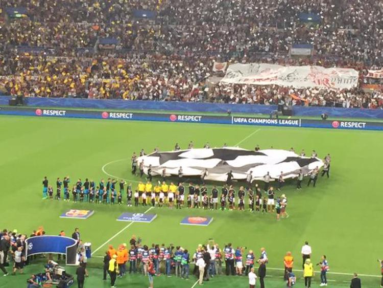 Calcio: Roma-Barcellona, tifoso spagnolo reagisce a controlli e viene arrestato