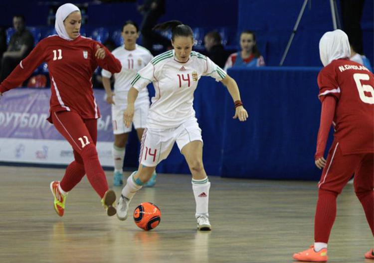 Marito le vieta andare all'estero, Lady Goal iraniana non partecipa a torneo