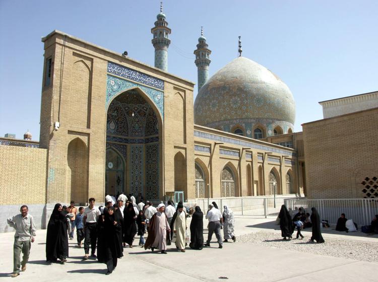 Una moschea nella 'città santa' di Qom