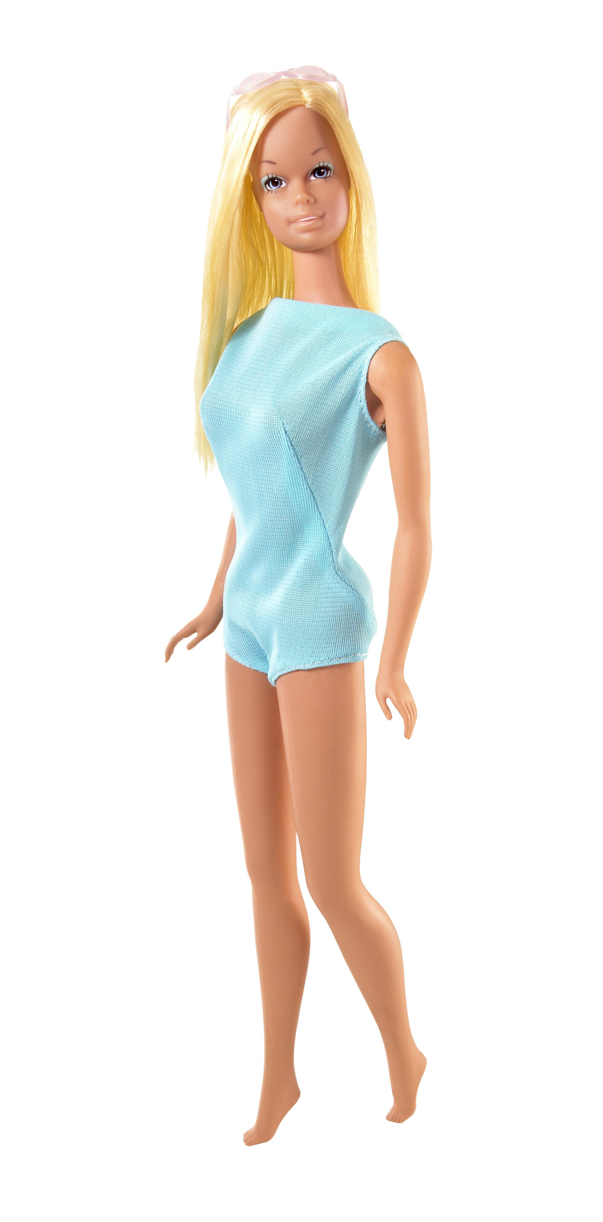 Barbie in versione Malibu (1971), con la pelle abbronzata, lucenti occhiazzurri, massima espressione dello stile californiano (foto ©Mattel Inc.)